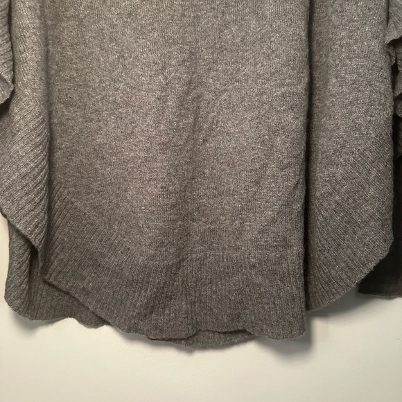 Qi 100% Cashmere Gray Shrug Lagenlook Normcore Poncho Sweater Fall Staple Size L - Picture 3 of 16